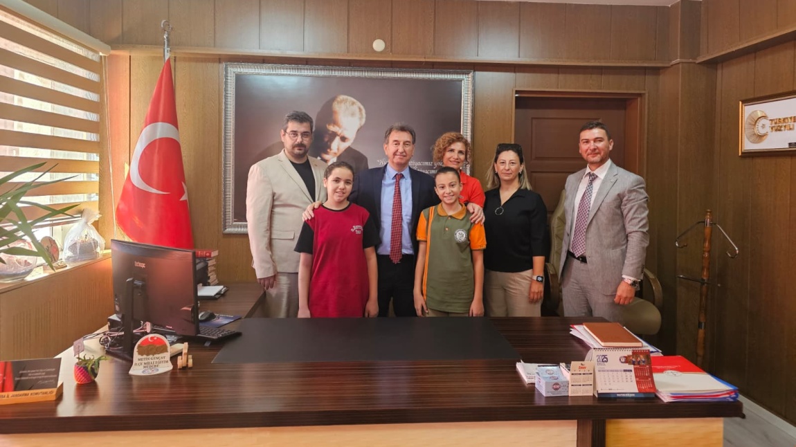 TEKNOFEST EKİBİMİZLE BİRLİKTE MİLLİ EĞİTİM MÜDÜRÜMÜZE ZİYARET GERÇEKLEŞTİRİLDİ.